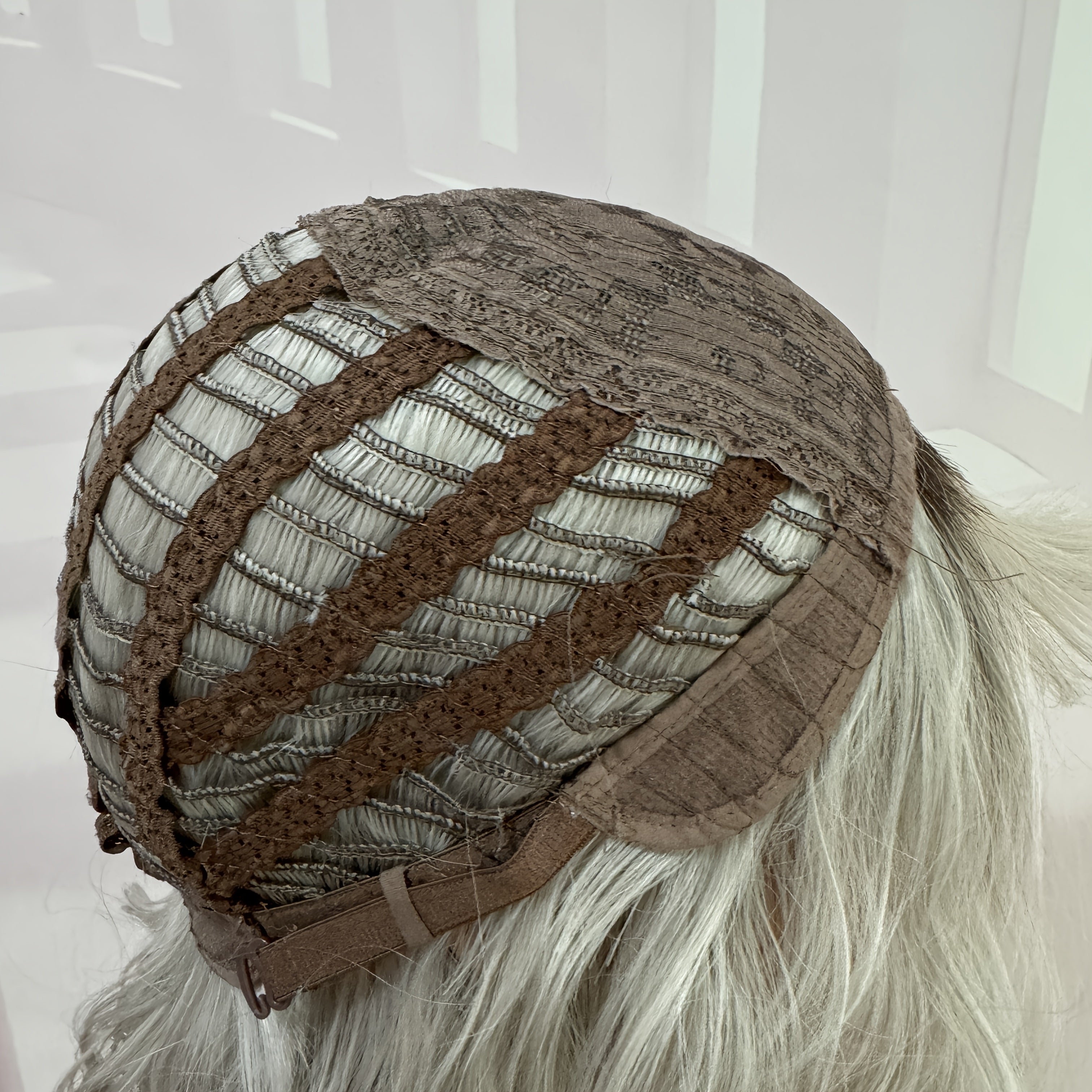 Women' & Unisex BOB Straight Wig with Bangs & Layered Hair - Heat-Resistant Wig Cap Suitable for Daily Commuting, Cosplay, Dating, Cap for Volume, Gray\u002FWhite Hairpiece for Bob Wigs, Affordable for Skin Tones