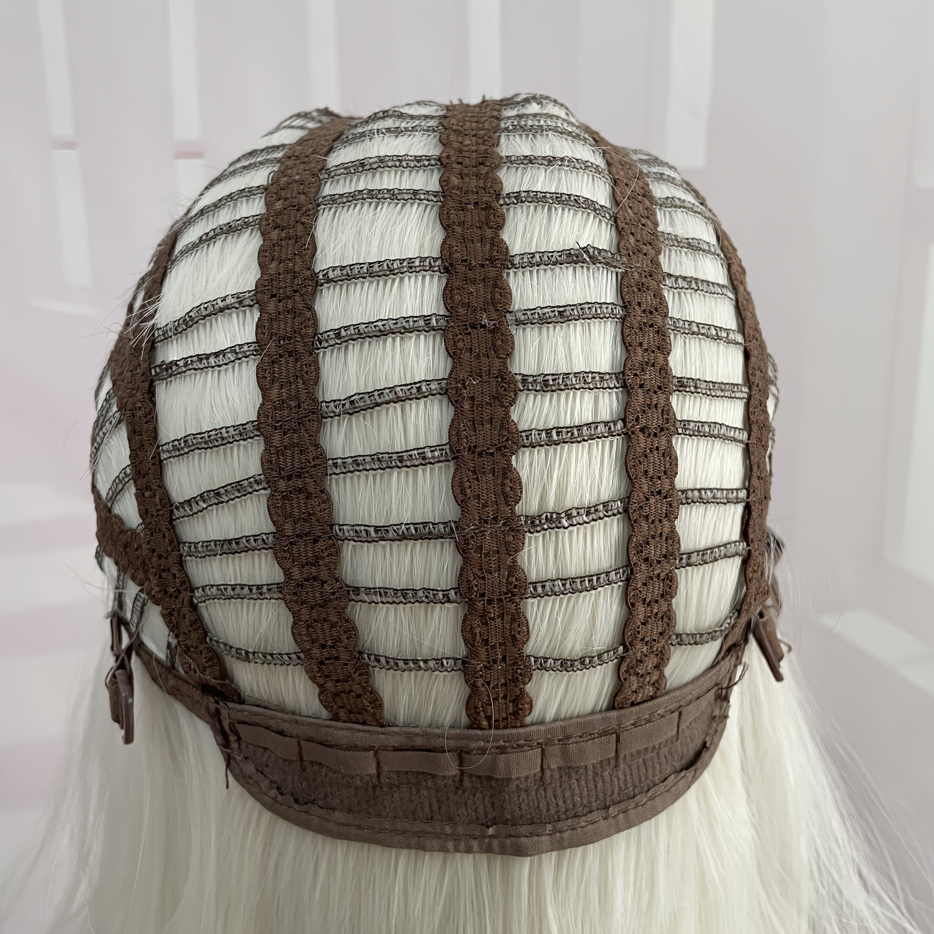 12-inch Short Wig, Rose Net Cap Glue-less Wig, Suitable for Daily Wear, Parties, and Cosplay, Platinum Blonde Wig, Suitable for Daily Work, Dates, Beach Vacations, Music Festivals, Valentine's Day, and Other Occasions, a Must-have Wig for Holidays.